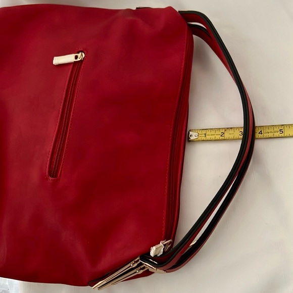 New~ Good Size~ Red Faux Leather Bag - Picture 11 of 12